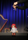 Marionette Manicka groß